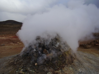 A steam vent in the Hfuhruhurr thermal area